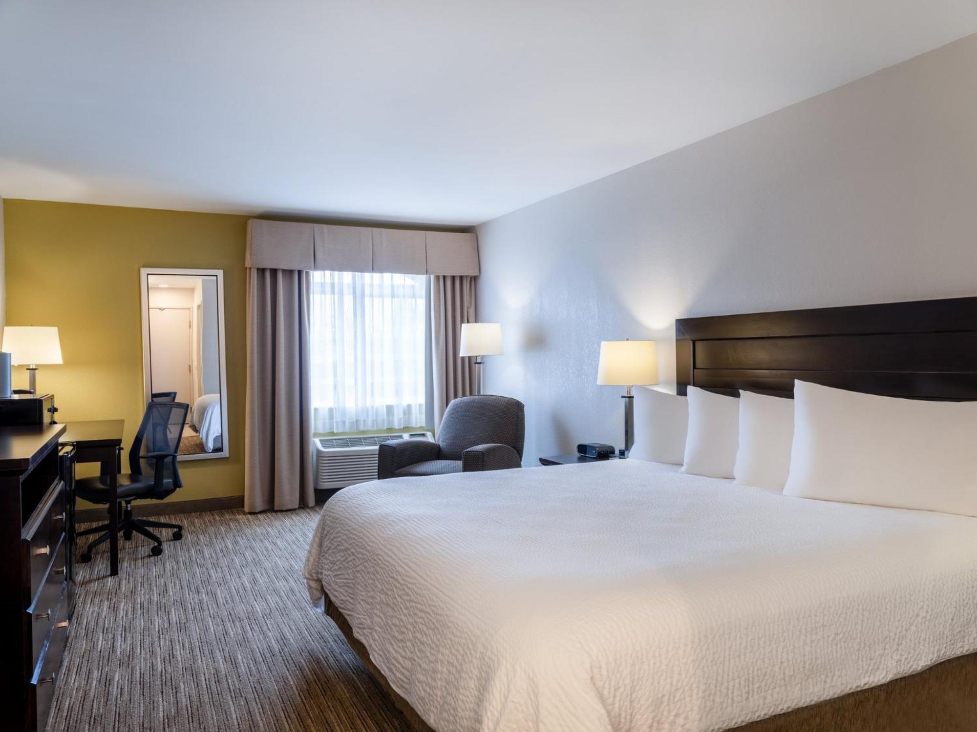 Holiday Inn Express & Suites Chicago-Libertyville By Ihg Exterior photo